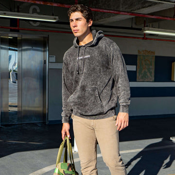 Mineral wash light and comfortable hoodie Made of 70% cotton 30% polyester.